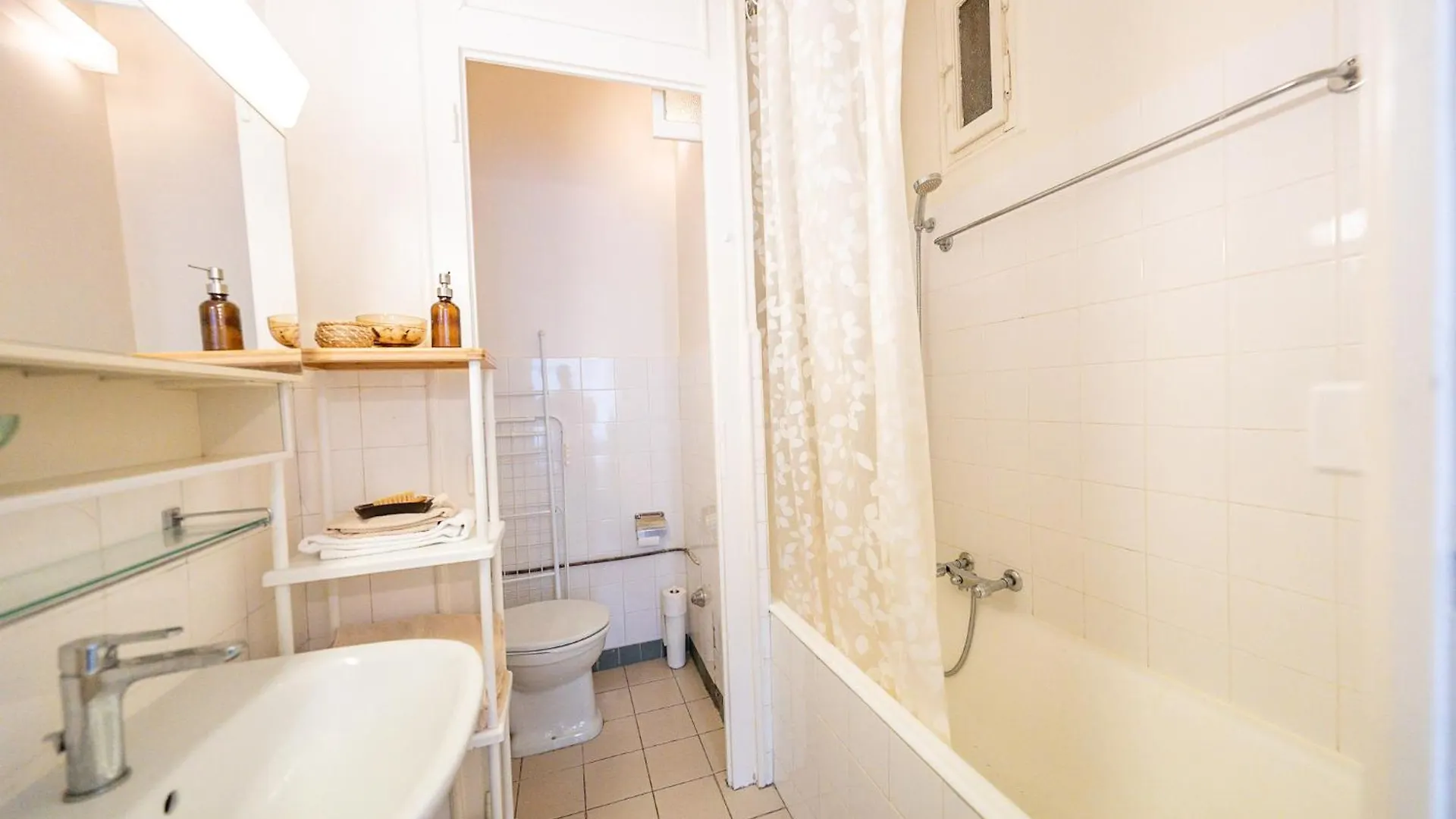 Beautiful Central Apartment Steps From Lake And Water Jet Genf
