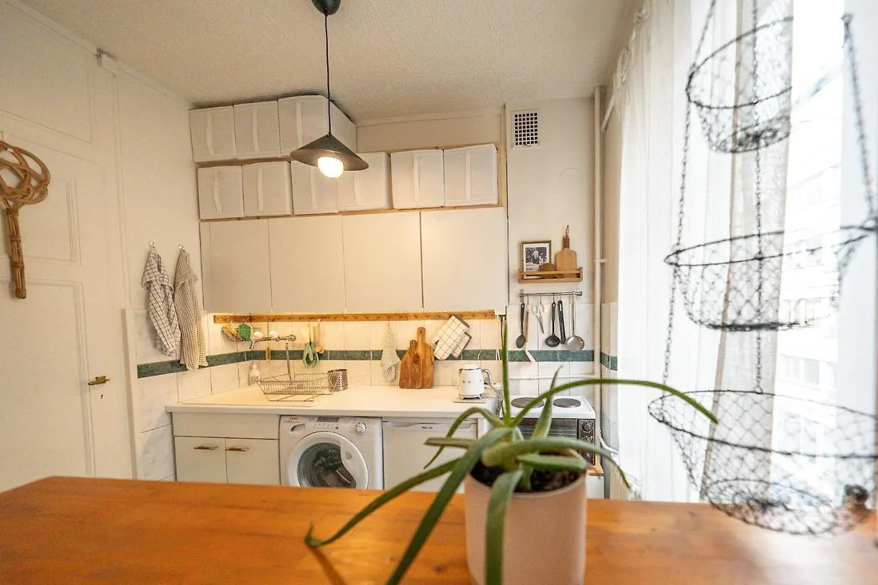 Beautiful Central Apartment Steps From Lake And Water Jet Женева